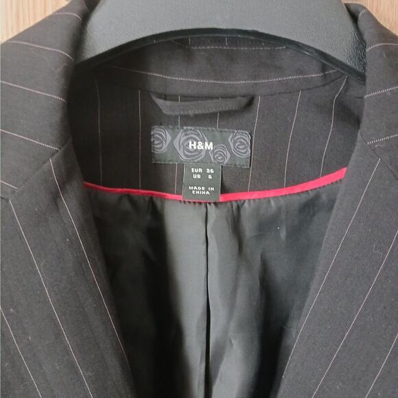 H&M Pink Pinstripe Black Suit Blazer Size 6 - Picture 2 of 9